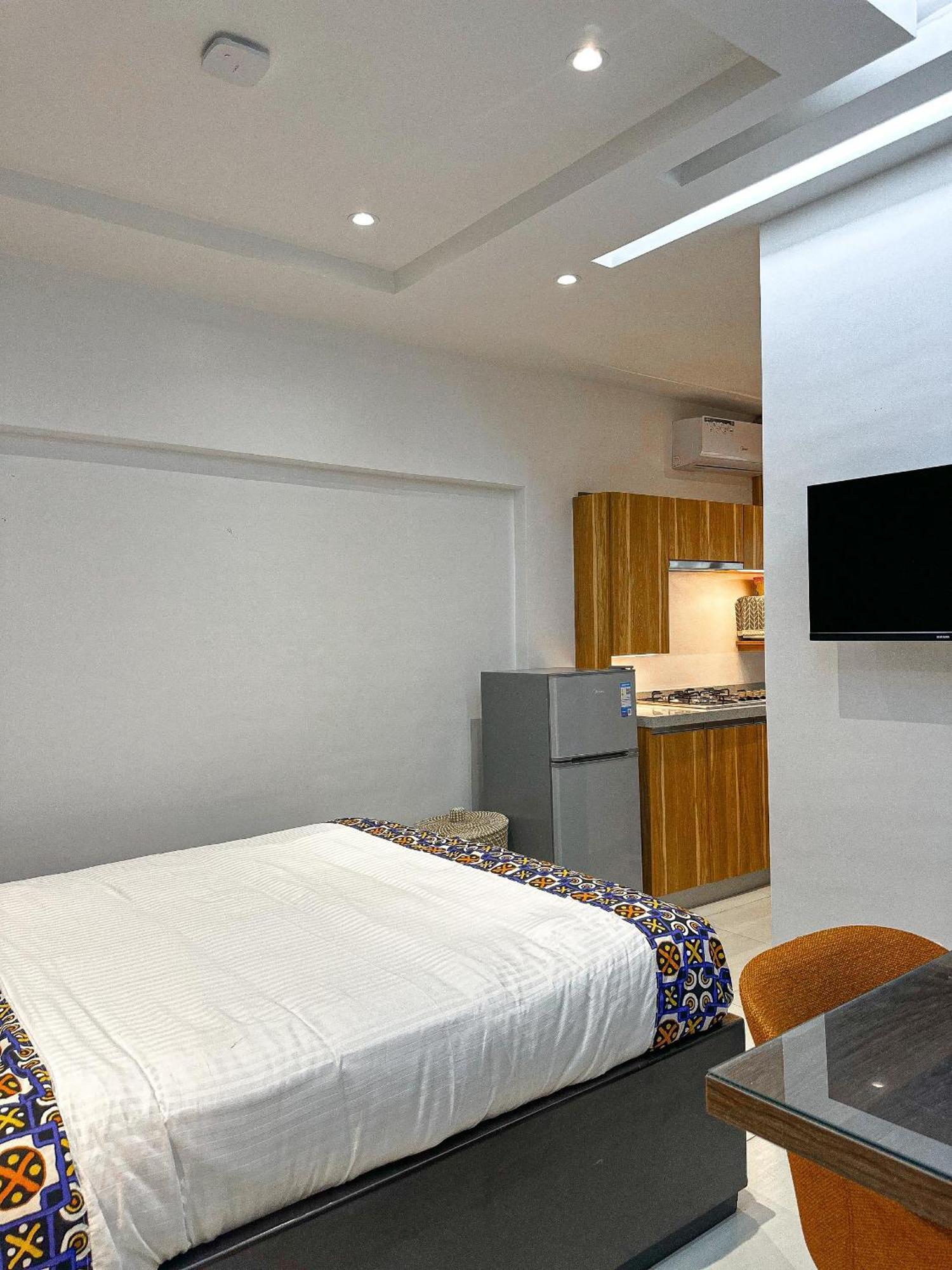 Klik Klak Appart Hotel Котону Екстериор снимка